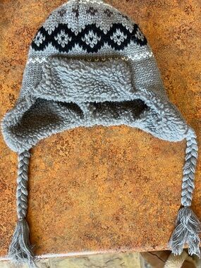 Cozy Knit Earflap Kids Hat - Gray with Black Pattern